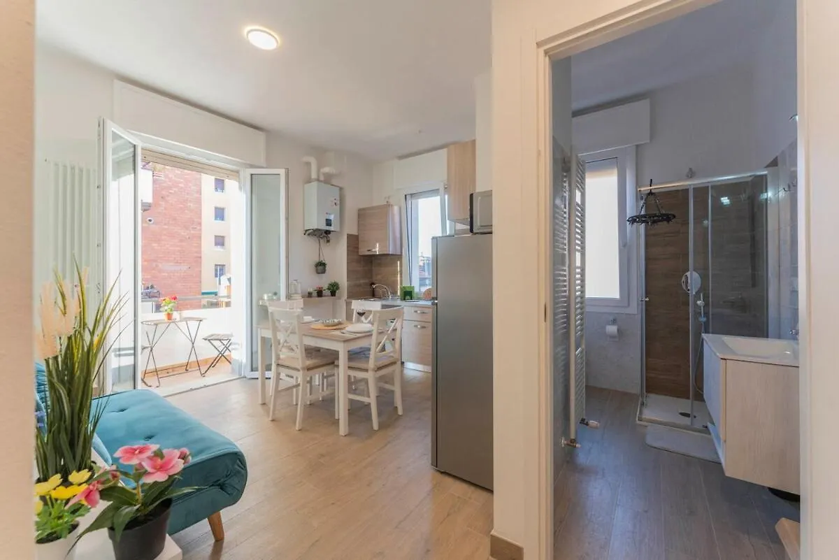 Apartment A Soli 10 Min Da Sant'Orsola - Interno 12 Design E Comfort Bologna