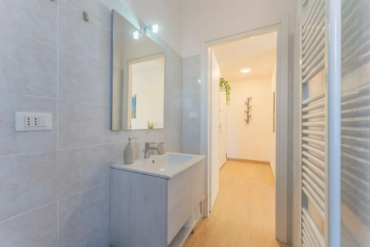 Apartment A Soli 10 Min Da Sant'Orsola - Interno 12 Design E Comfort Bologna