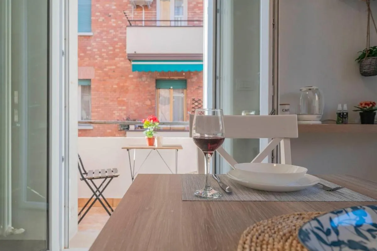 A Soli 10 Min Da Sant'Orsola - Interno 12 Design E Comfort Bologna Apartment