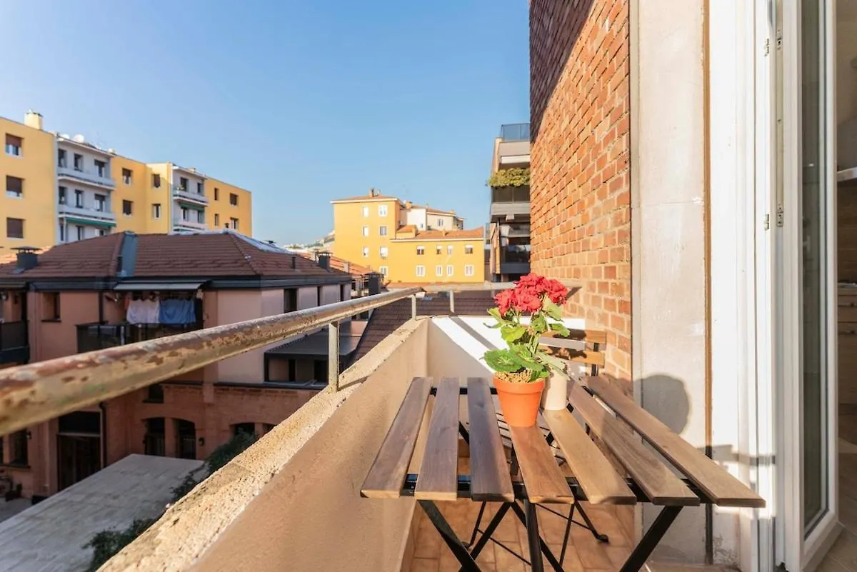 A Soli 10 Min Da Sant'Orsola - Interno 12 Design E Comfort Bologna