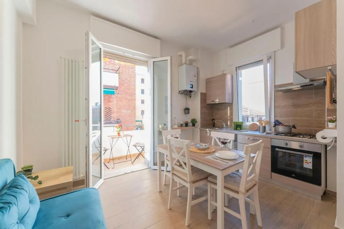 Apartment A Soli 10 Min Da Sant'Orsola - Interno 12 Design E Comfort Bologna