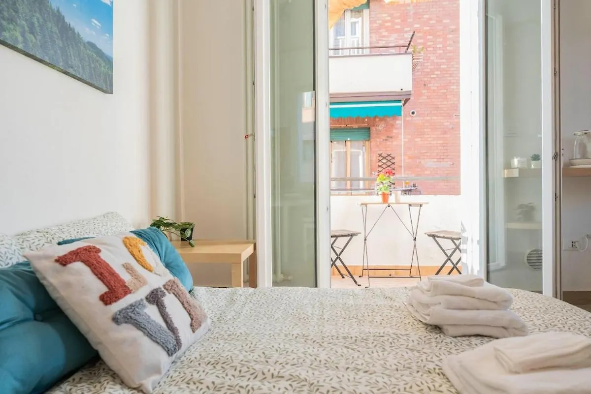 Apartment A Soli 10 Min Da Sant'Orsola - Interno 12 Design E Comfort Bologna